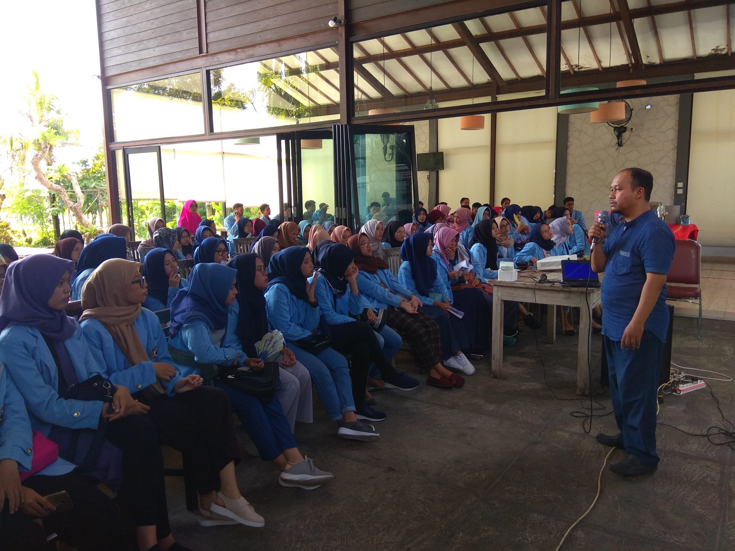 Mahasiswa Fakultas Ekonomi & Bisnis Unisba Bandung Silaturahim ke LPPOM MUI Bali